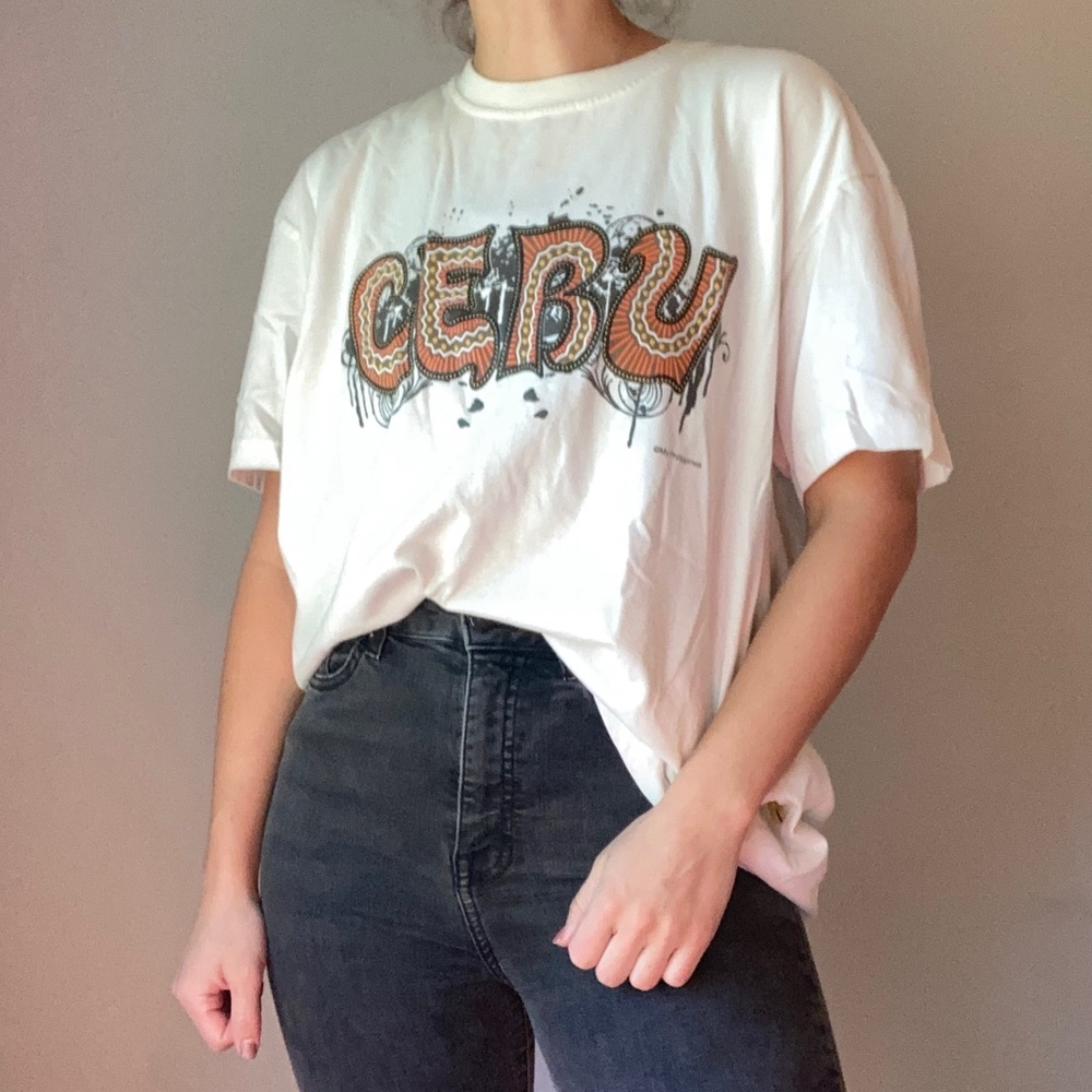 Cebu Patterned Travel White Short Sleeved Tee Shirt